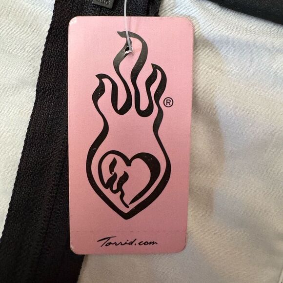 Y2K Torrid Size 1X Crochet Peplum Corset Tank Black Lace Going Out Top Goth NWT - Picture 7 of 8